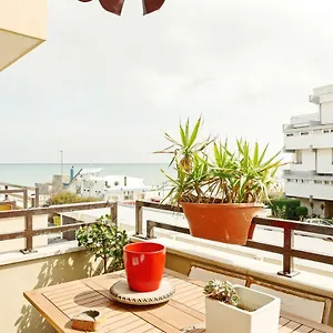 Airport Seaview Apartament