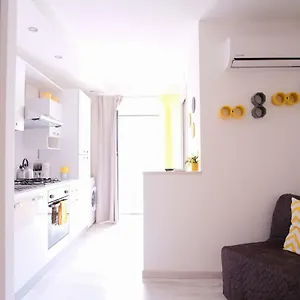Charme & Chic - Centro Apartament